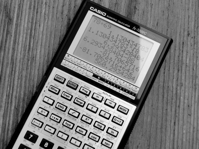 zaawansowany kalkulator firmy casio